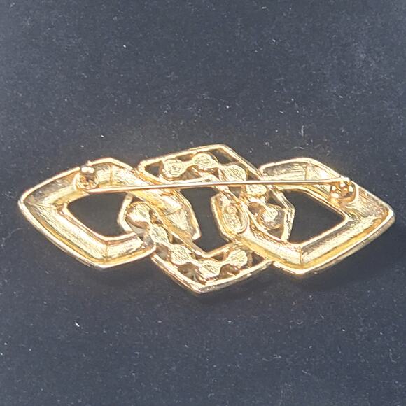 Trifari Gold Tone Faux Pearl Signed Brooch Pin 3" Vtg - Picture 2 of 4